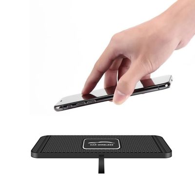 Buon prezzo Pad di ricarica wireless per auto universale da 15 Watt rilevamento e commutazione automatici in linea