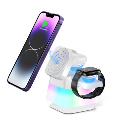 Stazione di ricarica magnetica senza fili USB C Port Design pieghevole 4 in 1 Hub di ricarica