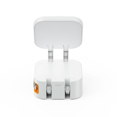 Buon prezzo Nero/bianco 3 in 1 Desktop Abs Pc Materiale di lega di zinco Traval Caricabatterie senza fili Distanza di rilevamento 2-6mm 9V-3A 12V-1.5A Voltaggio e corrente di ingresso in linea